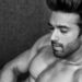 GUARDA LE FOTO |  Pulkit Samrat sfoggia un corpo scolpito: essere in forma è uno stile di vita