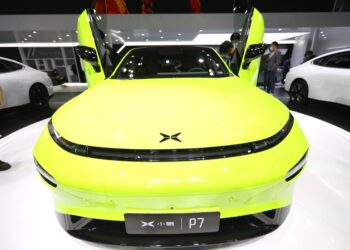 Il rivale cinese di Tesla, Xpeng, aumenterà fino a $ 2 miliardi di sconto sul prezzo delle azioni di Hong Kong