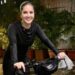 Sunny Leone va in bicicletta con suo marito Daniel Weber e mostra la sua brillantezza post-allenamento