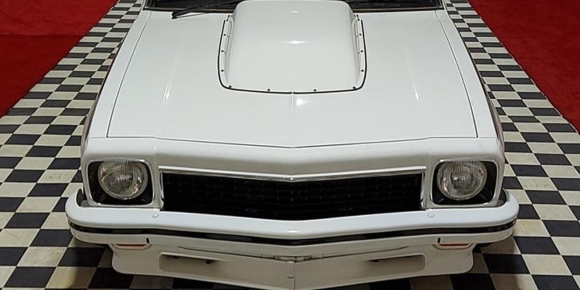 1977 Holden Torana A9X vende per meno di $ 1 milione, ma stabilisce il record per il modello