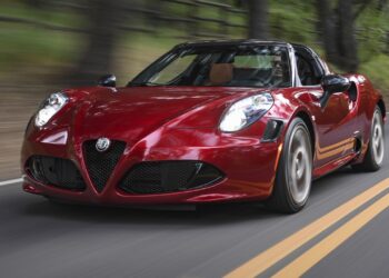 2021 Alfa Romeo 4C 33 Stradale Tributo Prezzo e specifiche: l'auto sportiva dice addio all'Australia con l'edizione limitata