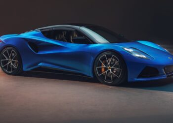 2022 Lotus Emira: svelata l'ultima vettura sportiva a benzina del marchio britannico