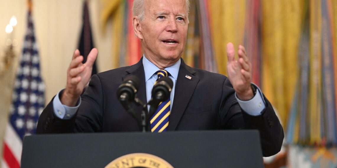 Biden firma l'ordine di reprimere Big Tech e aumentare la concorrenza "su tutta la linea"