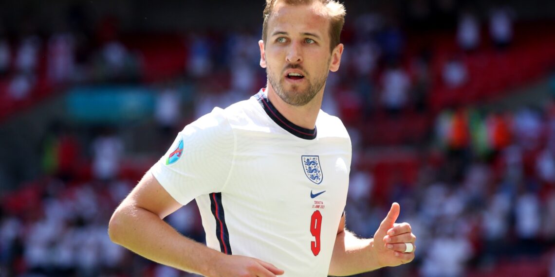 Harry Kane rivela il contatto con José Mourinho, ma non ha ancora parlato con il nuovo boss del Tottenham, Nuno