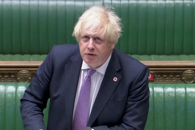 I legislatori britannici assolvono il primo ministro Boris Johnson dalla violazione della condotta durante le vacanze di lusso