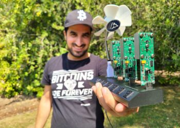 Il proprietario di questa minuscola piattaforma da $ 875 estrae bitcoin utilizzando l'elettricità gratuita di Starbucks