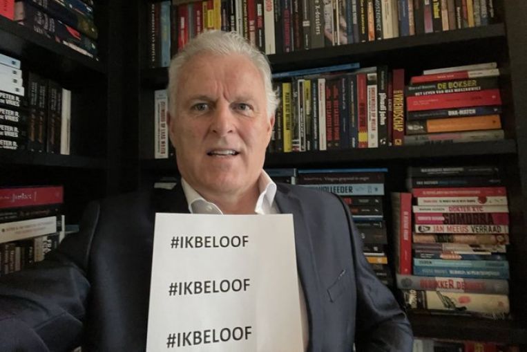 Il reporter di cronaca nera delle celebrità olandesi Peter R. De Vries ha sparato in strada ad Amsterdam Amsterdam