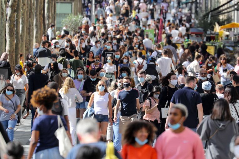 La Francia ripristina la regola delle mascherine nel sud mentre aumentano i casi di Covid-19