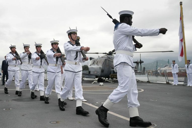 La Russia avverte la Gran Bretagna: naviga di nuovo vicino alla Crimea e i tuoi marinai saranno feriti