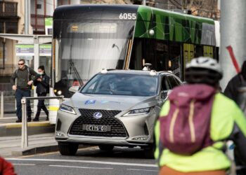 Le auto che parlano con tram e semafori iniziano a essere testate sulle strade australiane