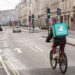 Le azioni di Deliveroo salgono dopo che un tribunale del Regno Unito ha stabilito che i suoi corrieri sono lavoratori autonomi