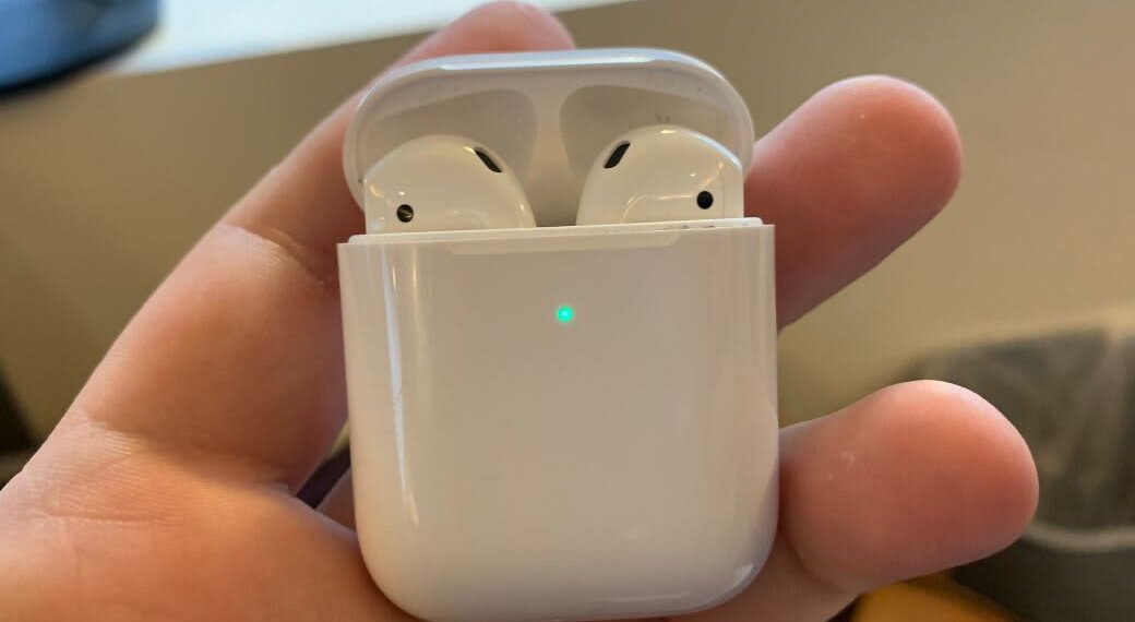 Le batterie di Apple AirPod sono quasi impossibili da sostituire, a dimostrazione della necessità di una corretta ricostruzione.