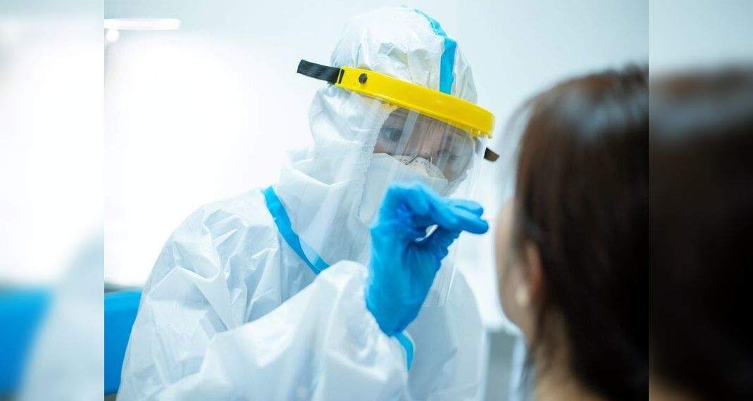 Le persone completamente vaccinate possono probabilmente evitare i test e la quarantena nei prossimi giorni