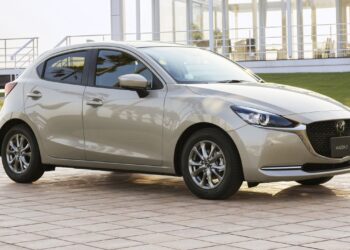 Mazda 2 2021 vince Apple CarPlay wireless e migliora il risparmio di carburante in Giappone, arrivo in Australia alla fine del 2021