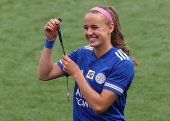 Plumptre: la stella del Leicester City si allena con la Nigeria