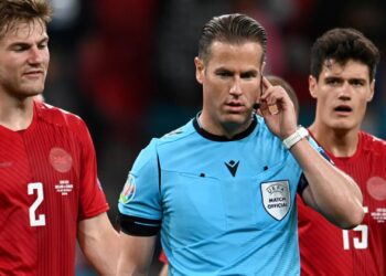 Polemica sui rigori in Inghilterra: Sterling si tuffa?  Perché nessun VAR?  Puntatore laser a Schmeichel?
