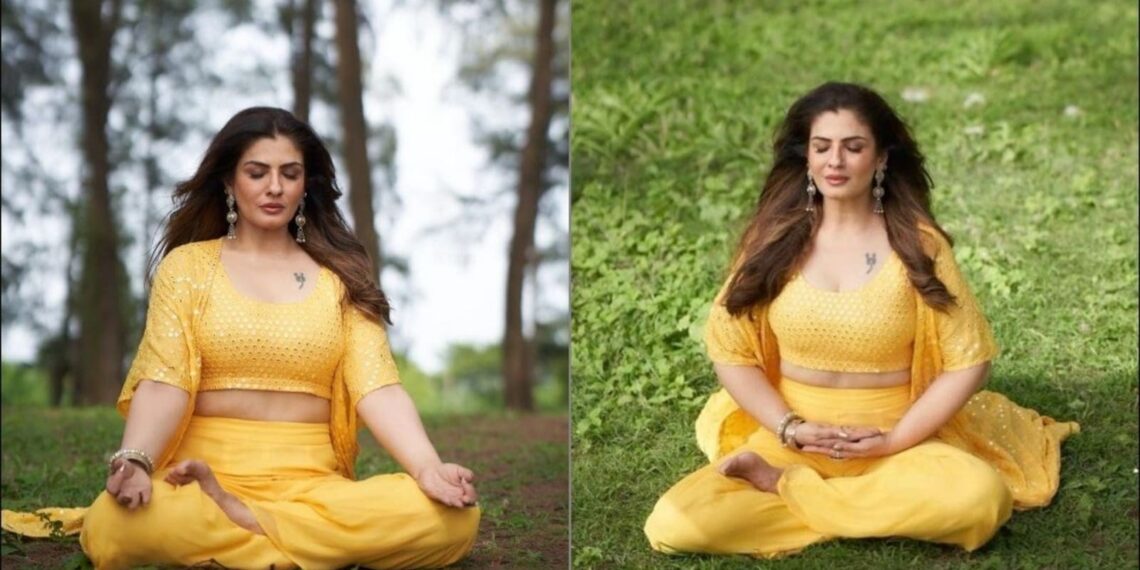 Raveena Tandon suggerisce "l'equilibrio dei sensi" con Siddhasana di Yoga, dhyana mudra