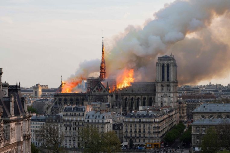 Reclamo legale sull'inquinamento da piombo causato dall'incendio di Notre-Dame
