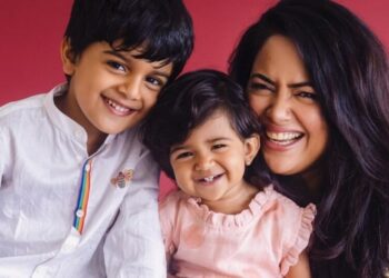 Sameera Reddy si allena sotto la pioggia con i bambini, guarda il nuovo video di allenamento