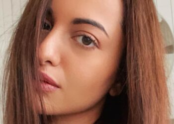 Sonakshi Sinha giura sul ghee nella cura della sua pelle, sua madre e la scienza sono d'accordo