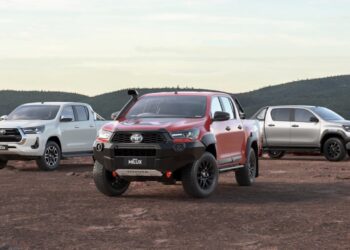 Toyota HiLux, Corolla prevede ritardi poiché le fabbriche sospendono la produzione