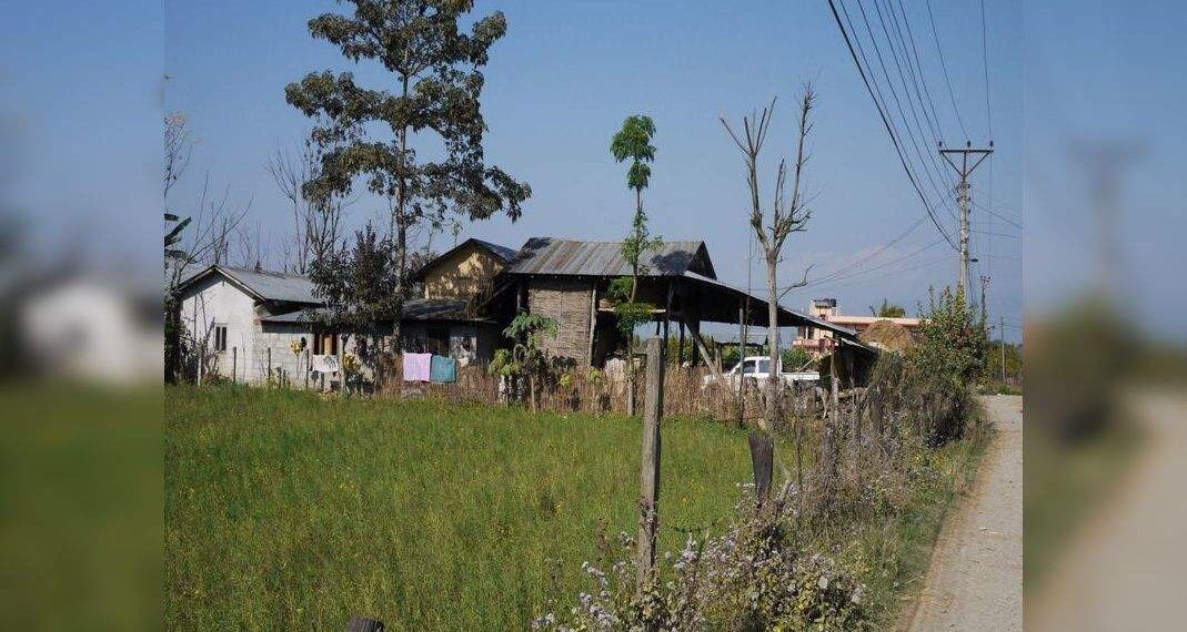 Villaggio Tharu lungo il confine indo-nepalese da sviluppare come località turistica