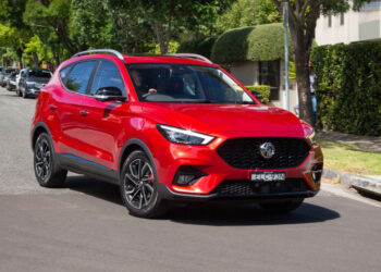 2021 MG ZST Prezzo e specifiche