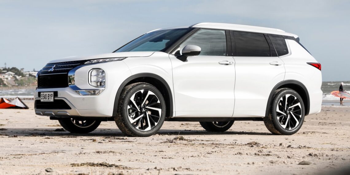 2022 Mitsubishi Outlander prezzo e specifiche