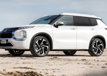 2022 Mitsubishi Outlander prezzo e specifiche