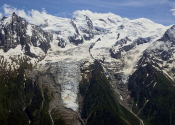 Alpinista muore sul Monte Bianco nonostante i tentativi di salvataggio