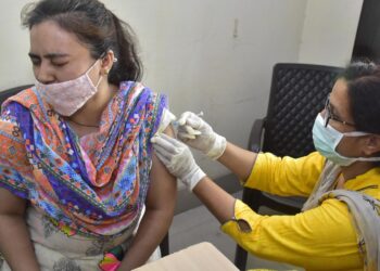 Coronavirus: le persone vaccinate possono portare tanti virus quanti altri.  ecco perché