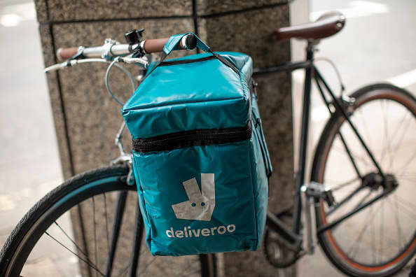 Deliveroo ha raddoppiato gli ordini e ridotto le perdite nei primi sei mesi del 2021