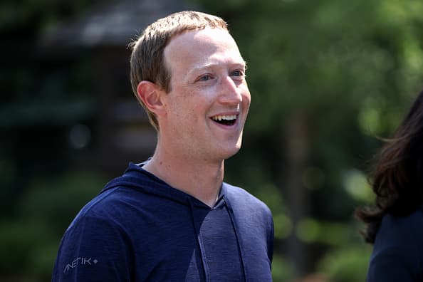 Facebook batte le aspettative di profitto, ma avverte di un significativo rallentamento della crescita