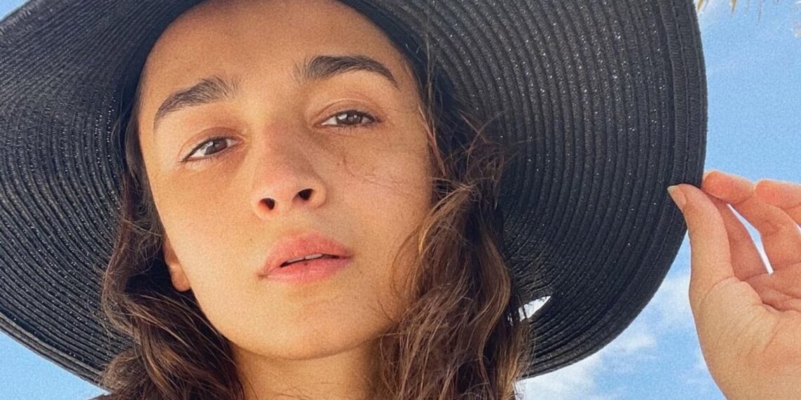 Guarda: Alia Bhatt condivide il segreto dietro la sua pelle chiara e umida