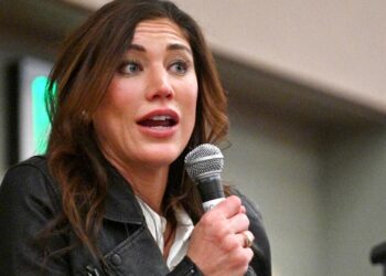 Hope Solo ha visto i compagni di squadra "quasi intimidatori" di Megan Rapinoe mettersi in ginocchio?  La cronologia non si allinea
