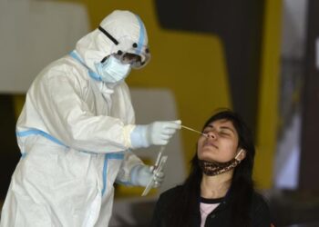 I primi sintomi di Covid-19 differiscono tra i gruppi di età, uomini e donne: Studio