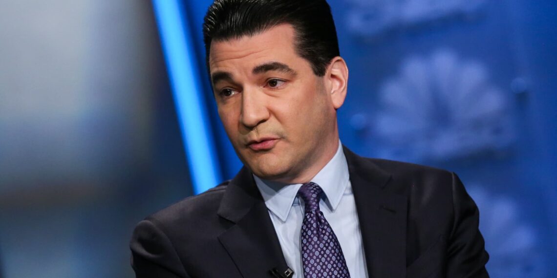 Il dott. Scott Gottlieb sollecita le piattaforme di social media per frenare la disinformazione sul vaccino contro il Covid