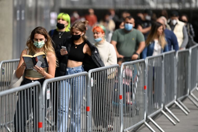 Il lancio di massa di vaccini booster Covid-19 per tutti gli over 50 può essere presentato in Gran Bretagna