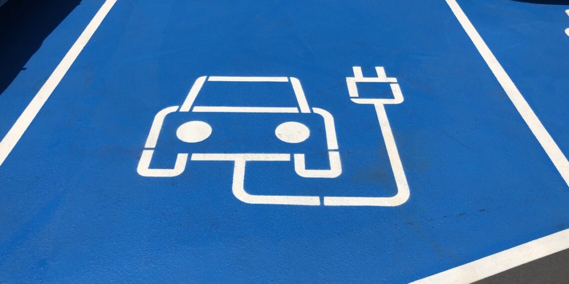 Il test rivela quale auto elettrica ha l'autonomia maggiore