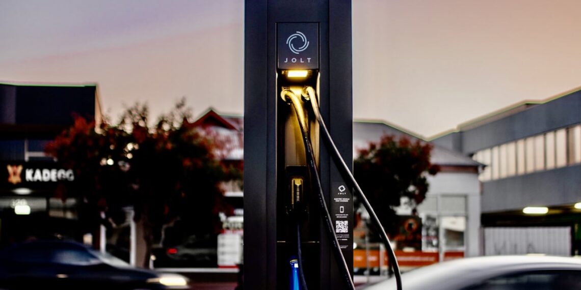 Jolt costruirà 5.000 caricabatterie per auto elettriche gratuiti in Australia con un aumento di $ 100 milioni