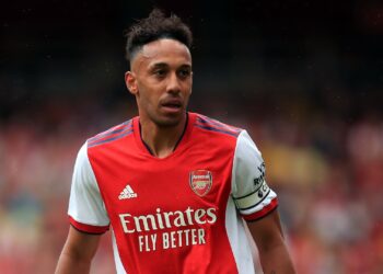 L'Arsenal conferma che Aubameyang e Lacazette erano tra i quattro casi positivi di Covid-19 prima del debutto in Premier League