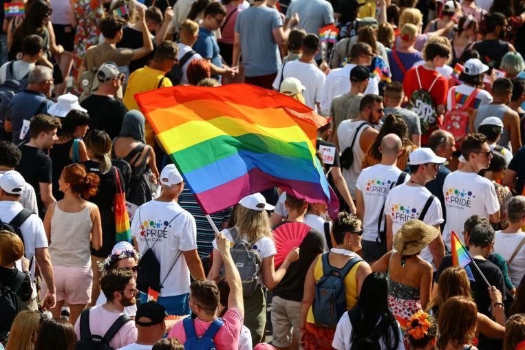 L'UE estende il termine per risolvere la controversia sui fondi Covid-19 in Ungheria sulla legge LGBTQ