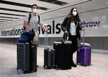 La Gran Bretagna allenta alcune restrizioni di viaggio Covid-19 per la COP26