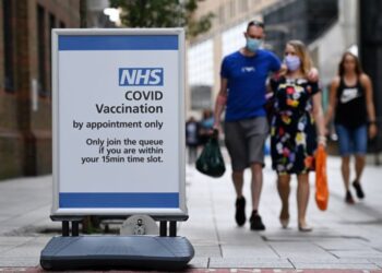 La Gran Bretagna esorta le donne incinte a farsi vaccinare a causa dei rischi della variante Delta