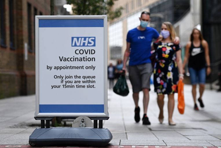 La Gran Bretagna esorta le donne incinte a farsi vaccinare a causa dei rischi della variante Delta