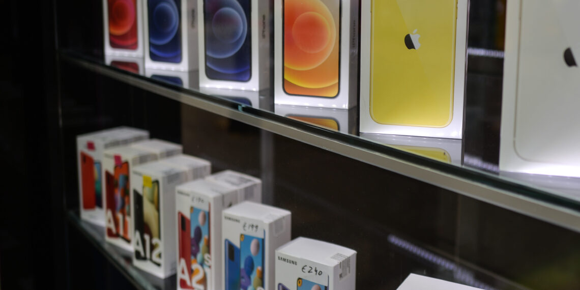 La carenza globale di chip sta iniziando a colpire l'industria degli smartphone