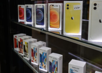La carenza globale di chip sta iniziando a colpire l'industria degli smartphone
