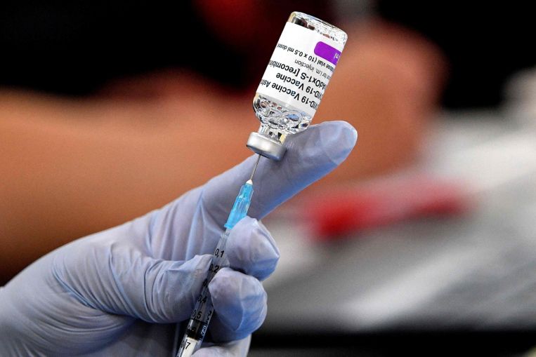 La coagulazione delle iniezioni di Covid-19 è rara ma può essere "devastante", affermano i ricercatori.