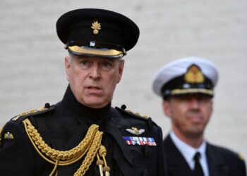 La polizia britannica esaminerà le accuse di abusi sessuali contro il principe Andrea
