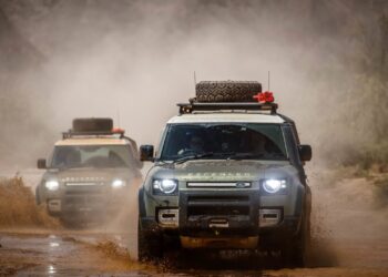 Land Rover Defender probabile SVR ad alte prestazioni - Report